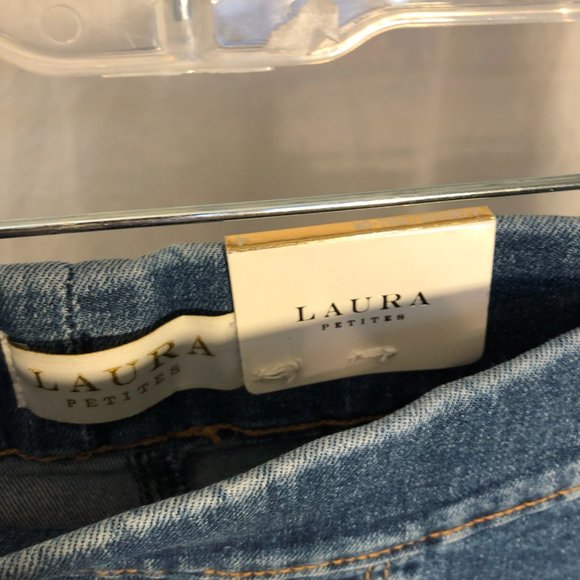 Laura PETITES size 4 floral embroidered jeans NWT - Picture 8 of 8